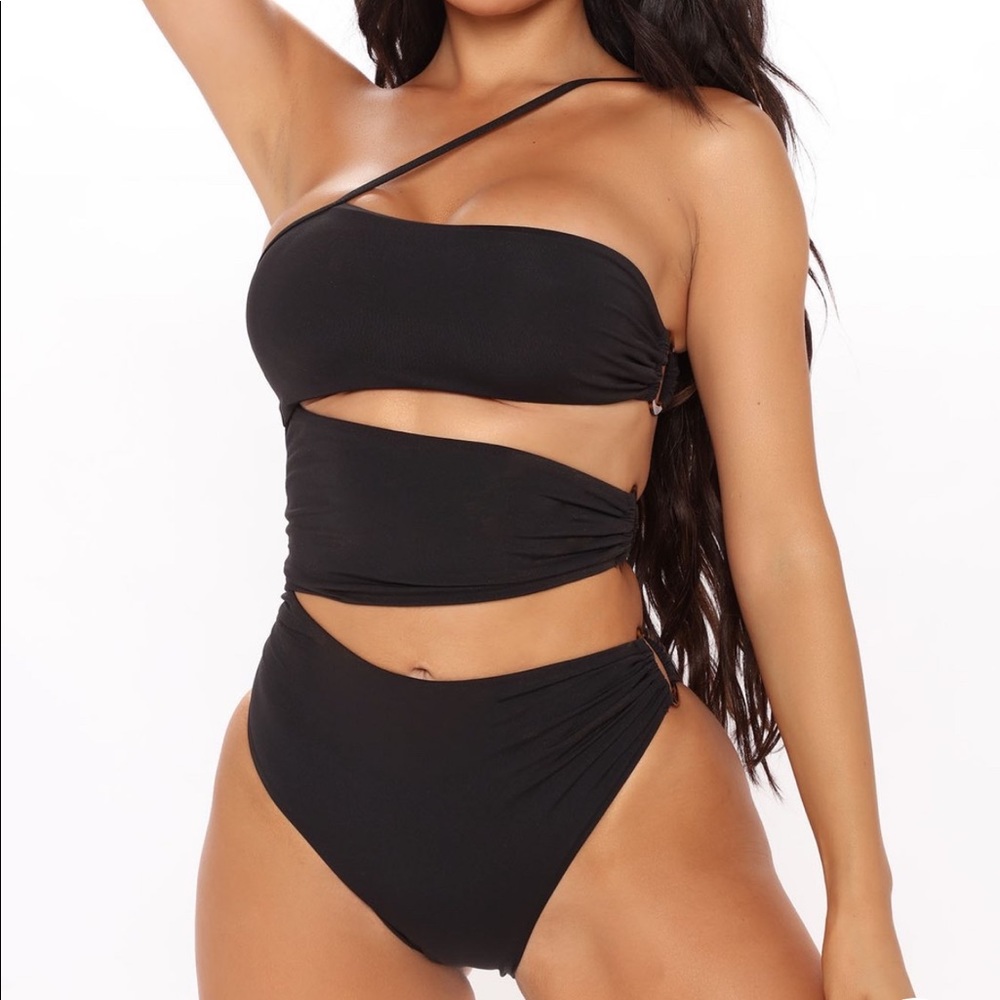BRAND NEW FASHION NOVA SWIMSUIT